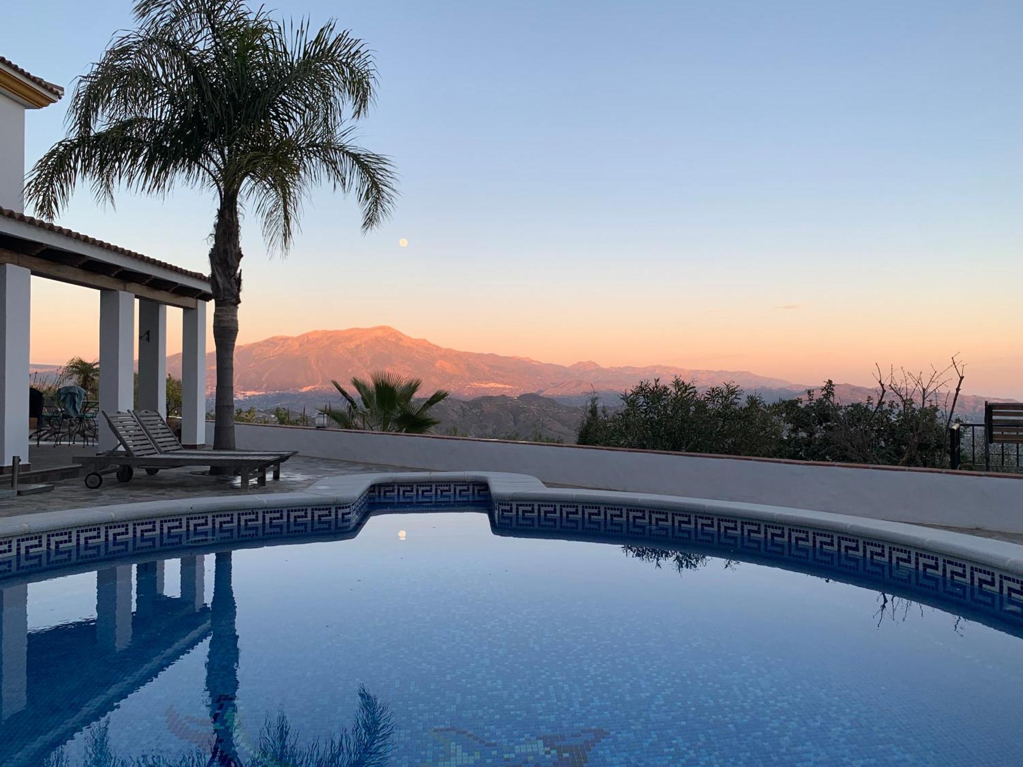 Casa Rural Finca Volando In The Mountains Of Malaga Комарес Экстерьер фото